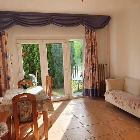 Grosses Ferienhaus Plattensee Balaton - Nyaralo Haz 6 Szobaval, 5 Fuerdoszobaval, 3000 Nm Apartment Szolad Ngoại thất bức ảnh